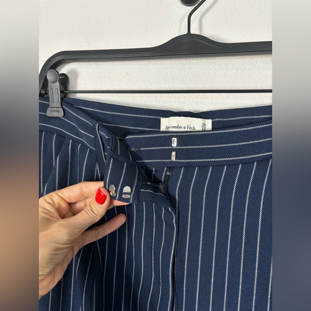 A&F Sloane Pants Pinstripe - Picture 5 of 8